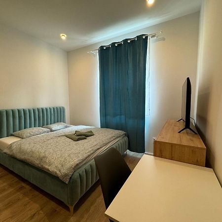 Central Newest Studio Bastova Košice Exteriör bild